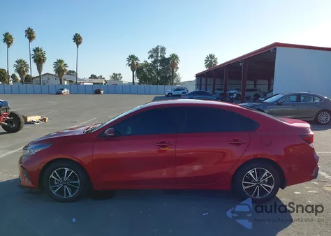 2024 Kia Forte Lxs z USA, uszkodzony, nr VIN 3KPF24ADXRE805599